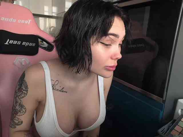 GroteskCouple webcam