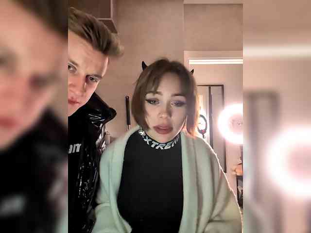 GroteskCouple webcam