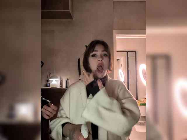 GroteskCouple webcam