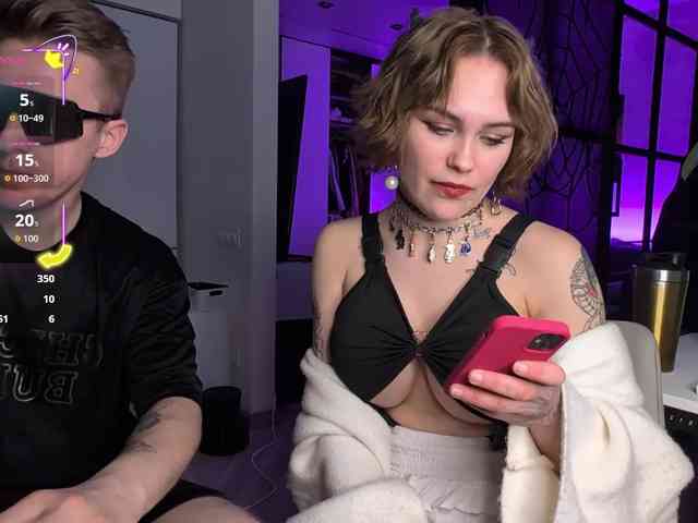 GroteskCouple webcam