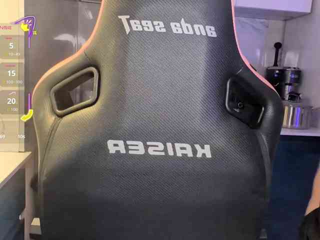 GroteskCouple webcam