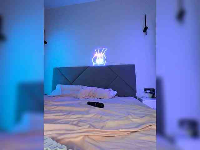 MissGrotesk webcam