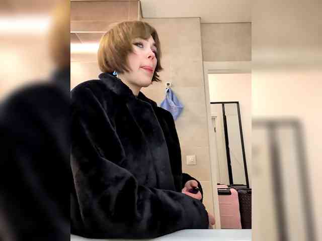 GroteskCouple webcam