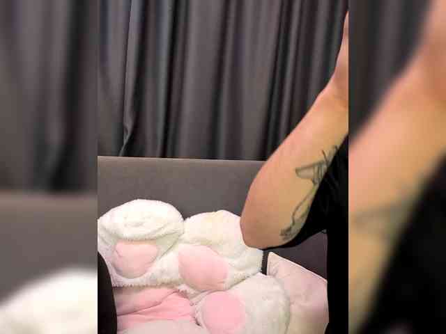 GroteskCouple webcam