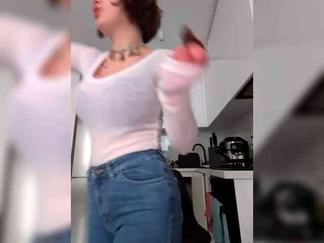 GroteskCouple webcam