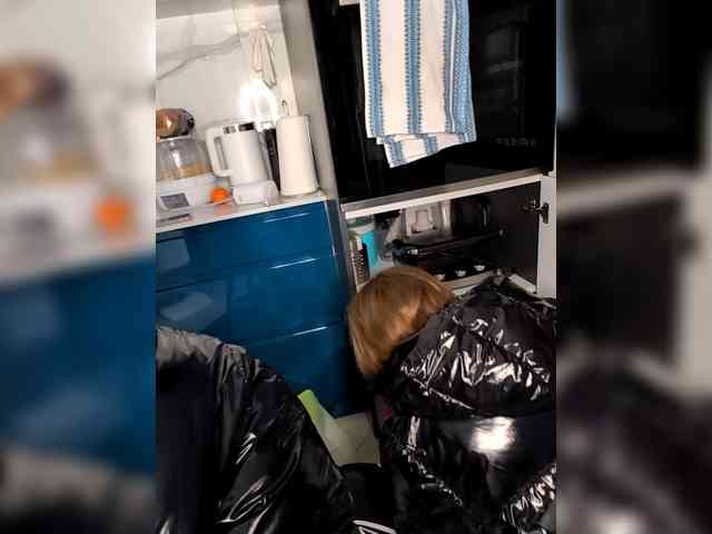 GroteskCouple webcam