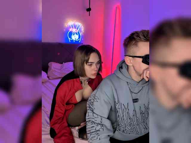 GroteskCouple webcam