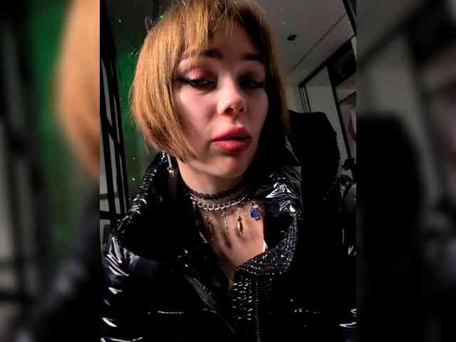 GroteskCouple webcam