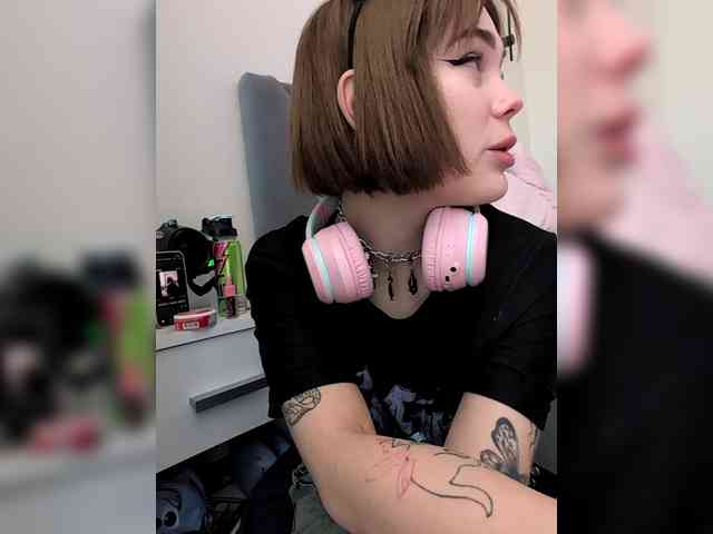 GroteskCouple webcam