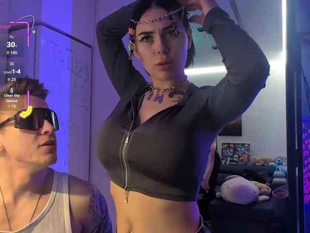 GroteskCouple webcam