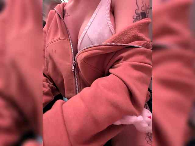 GroteskCouple webcam