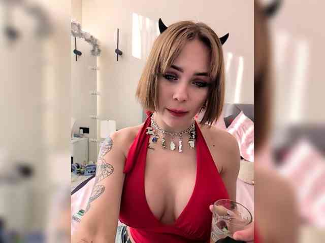 GroteskCouple webcam