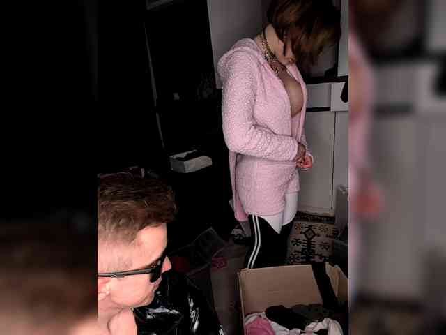 GroteskCouple webcam