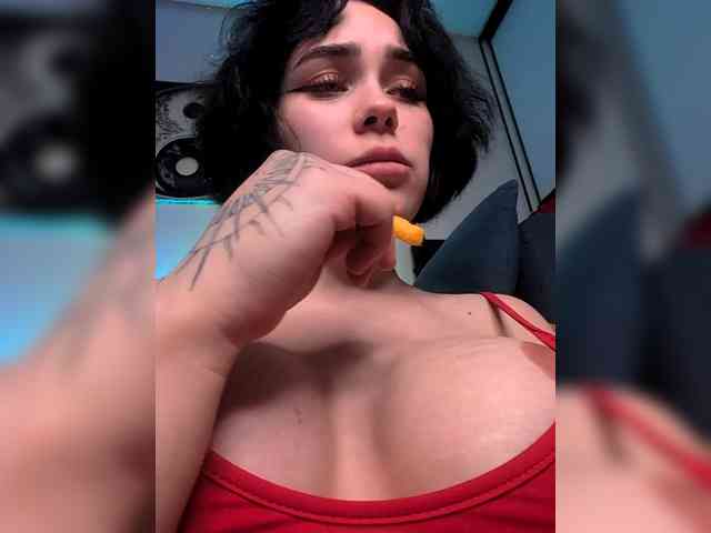 GroteskCouple webcam