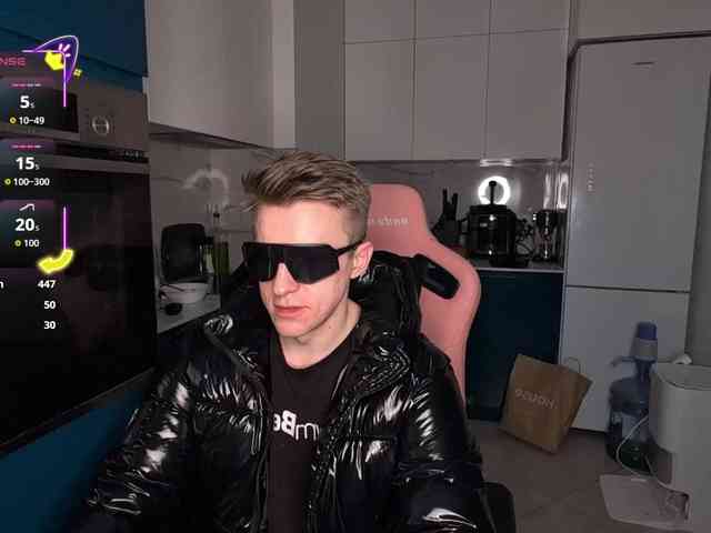 GroteskCouple webcam