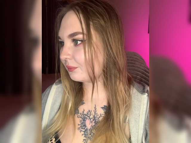 Discover Greeenfriends6969 from BongaCams