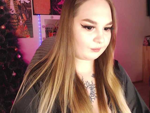 Greeenfriends6969's BongaCams show and profile