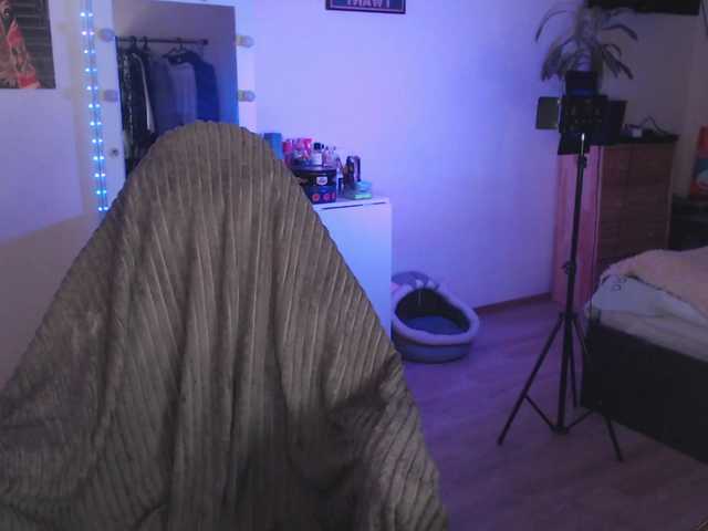 Greeenfriends6969's BongaCams show and profile