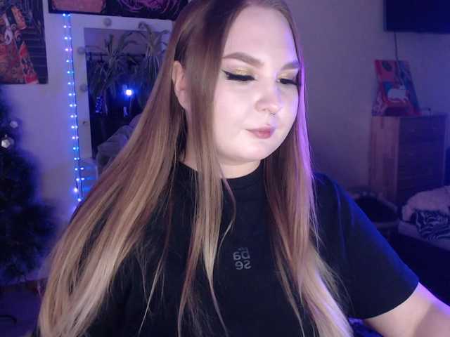 Greeenfriends6969's BongaCams show and profile