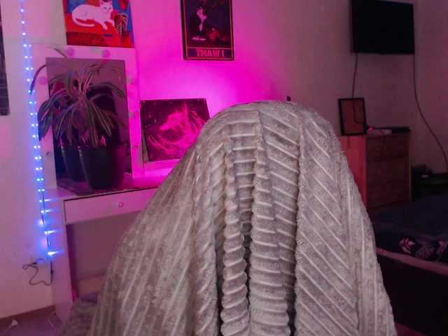 Greeenfriends6969's BongaCams show and profile