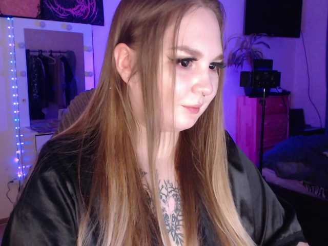 Greeenfriends6969's BongaCams show and profile