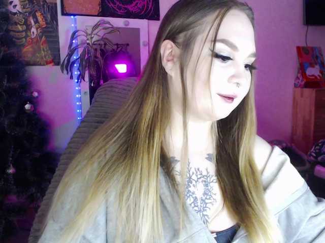 Greeenfriends6969's BongaCams show and profile