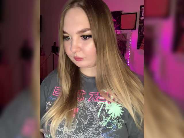 Greeenfriends6969 from BongaCams