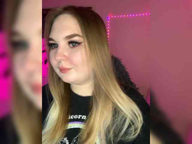 Greeenfriends6969 webcam