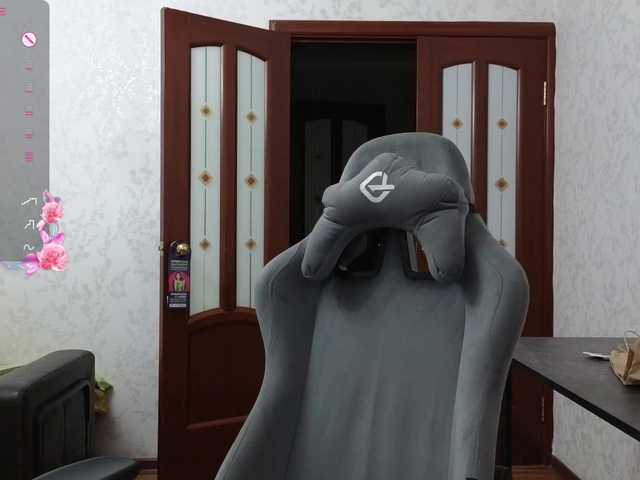 Nelly-Fischer's BongaCams show and profile