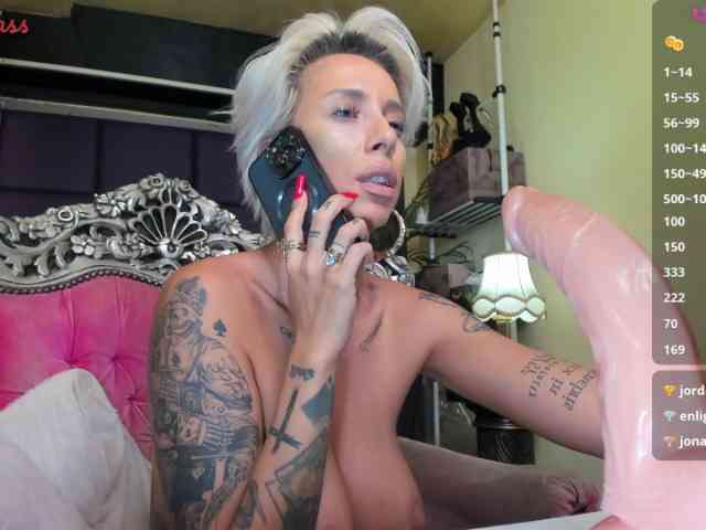 royalsquirt webcam