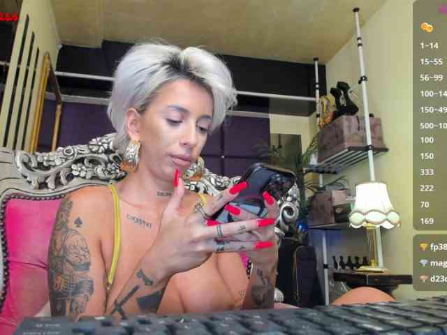 royalsquirt webcam