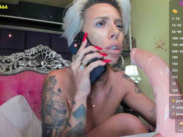 free online web cam Royalsquirt