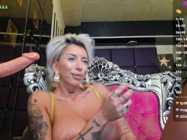 royalsquirt webcam