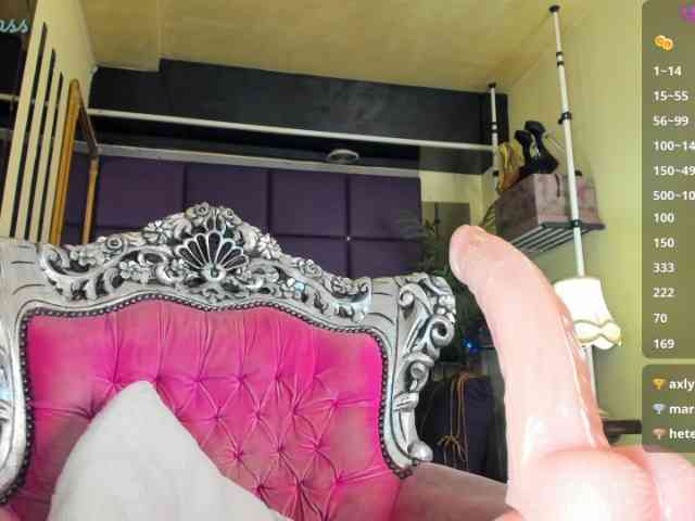 royalsquirt webcam