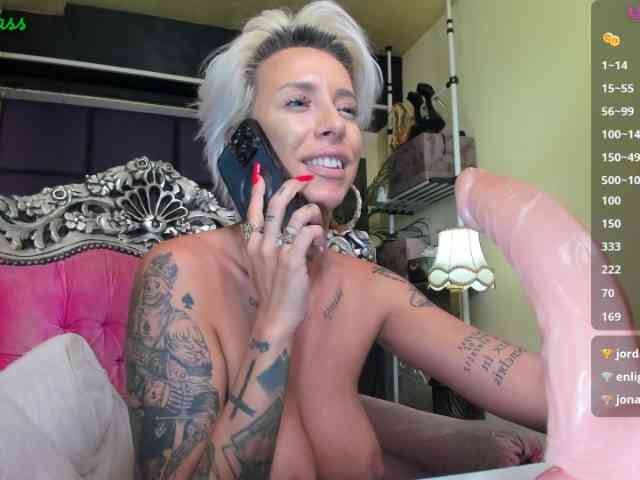 royalsquirt webcam