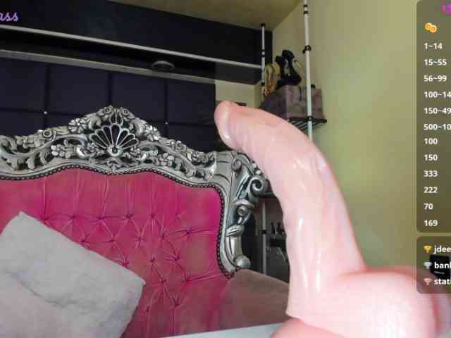 royalsquirt webcam