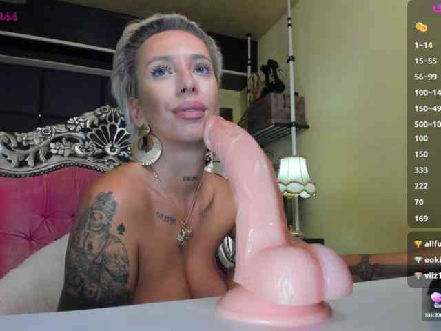 free livesex Royalsquirt