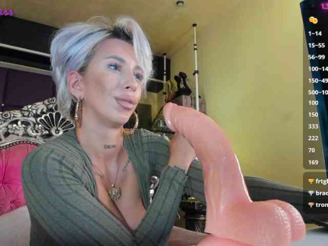 royalsquirt webcam
