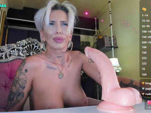 royalsquirt webcam