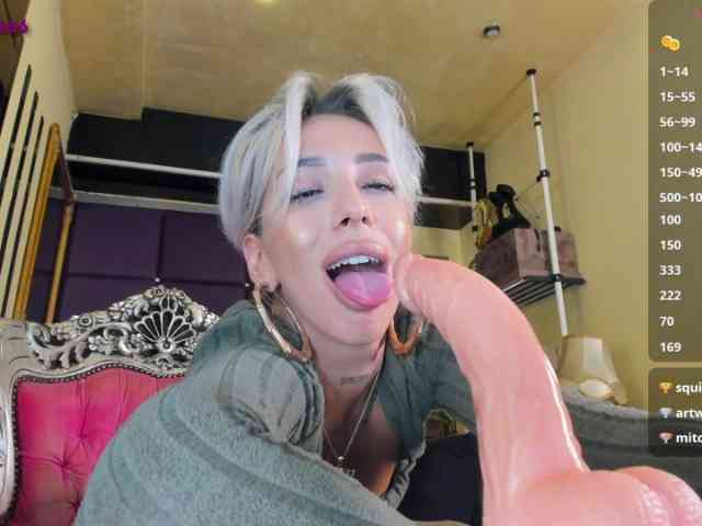 royalsquirt webcam