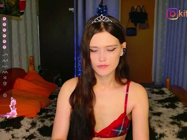 Kiti-Grey's BongaCams show and profile