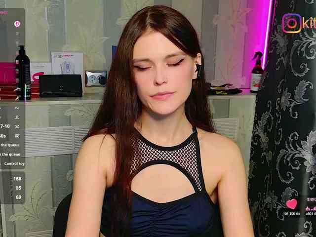 Kiti-Grey Live Webcam on BongaCams