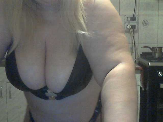 AriannaMilf's BongaCams show and profile