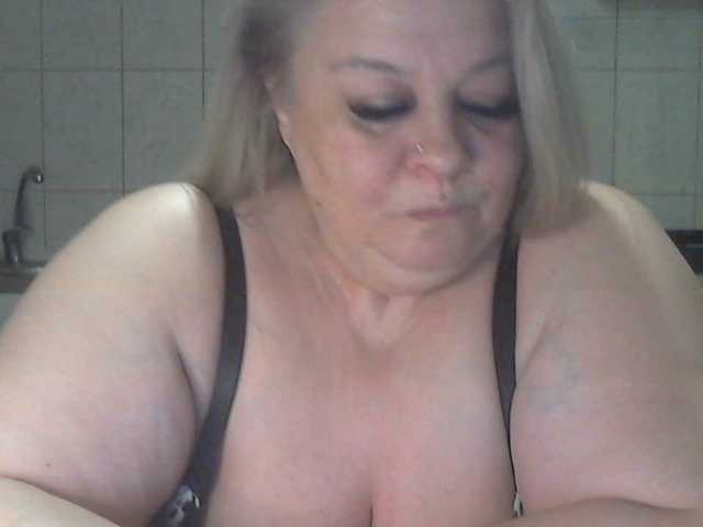 AriannaMilf's BongaCams show and profile