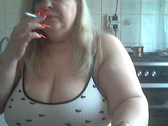 AriannaMilf's BongaCams show and profile