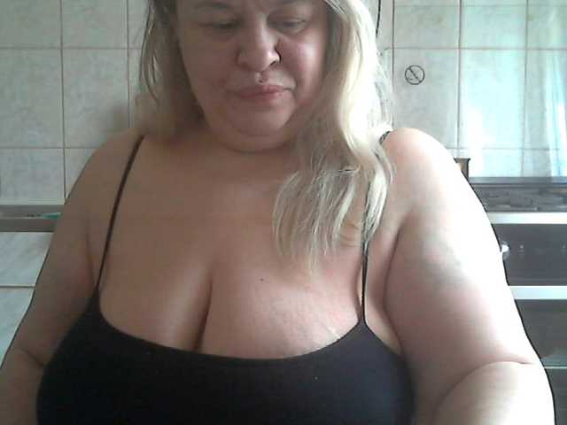 AriannaMilf's BongaCams show and profile