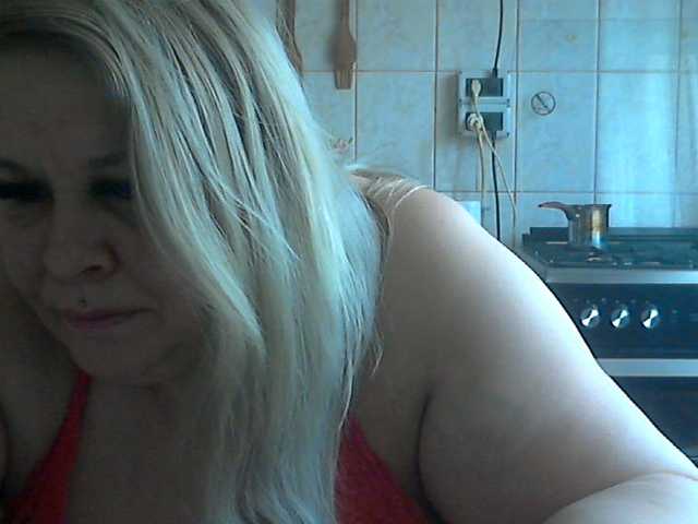 AriannaMilf's BongaCams show and profile