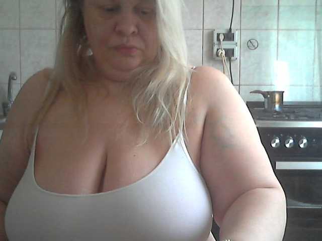 AriannaMilf's BongaCams show and profile