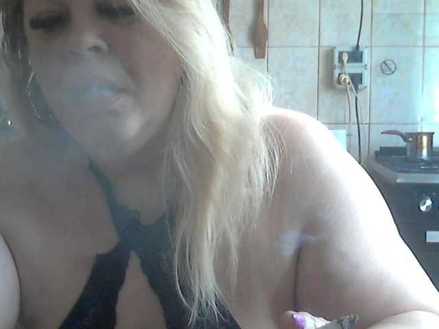 AriannaMilf's BongaCams show and profile