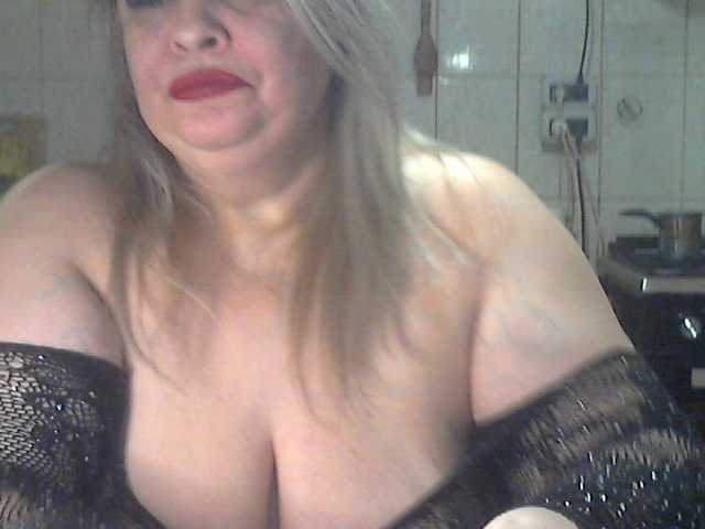 AriannaMilf's BongaCams show and profile